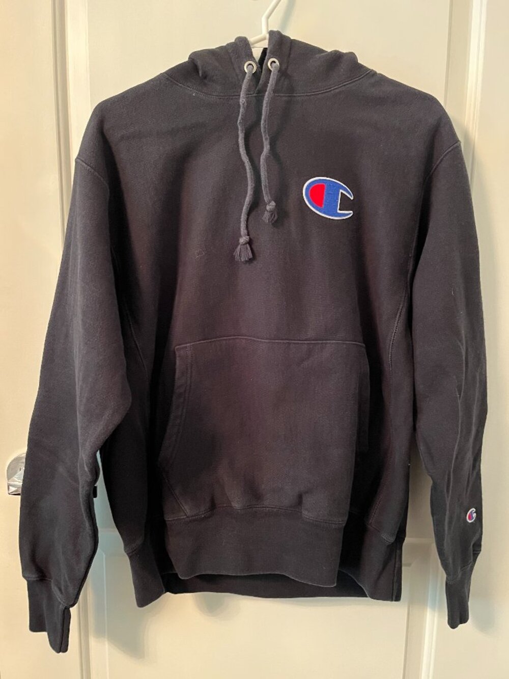 Reverse weave Champion black hoodie - M